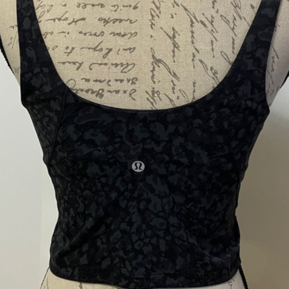 Lululemon Align Tank Sz 8 in Wild Thing Camo Deep Coal Multi - Picture 5 of 8